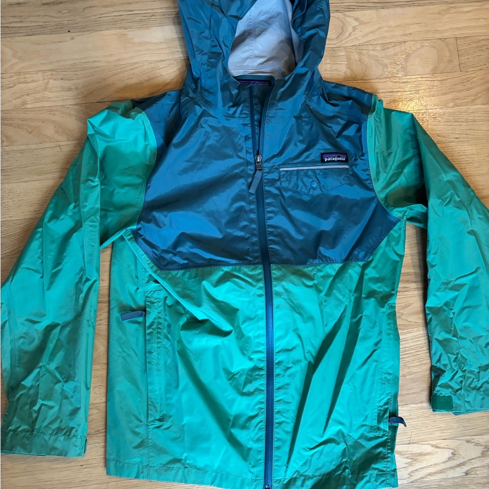 Patagonia Kids Torrentshell Rain Jacket- size XL (14)